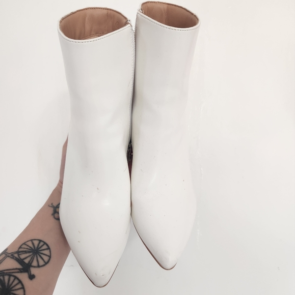 Elegant White Ankle Boots - Picture 2 of 3